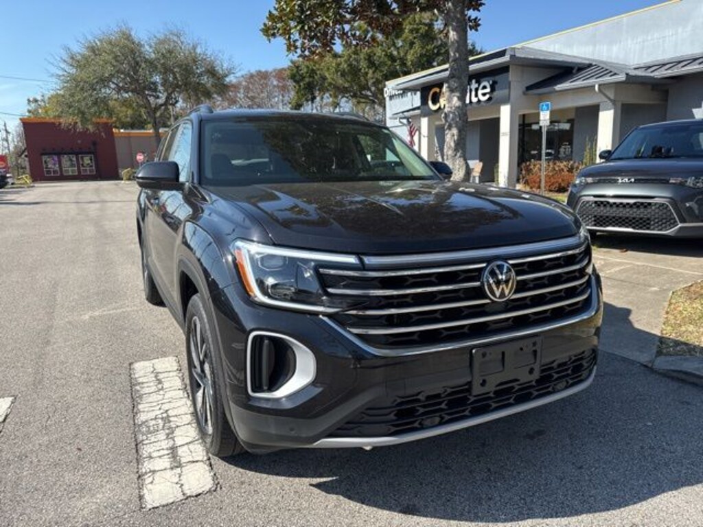 Used 2024 Volkswagen Atlas 2.0T SE w/Technology SUV