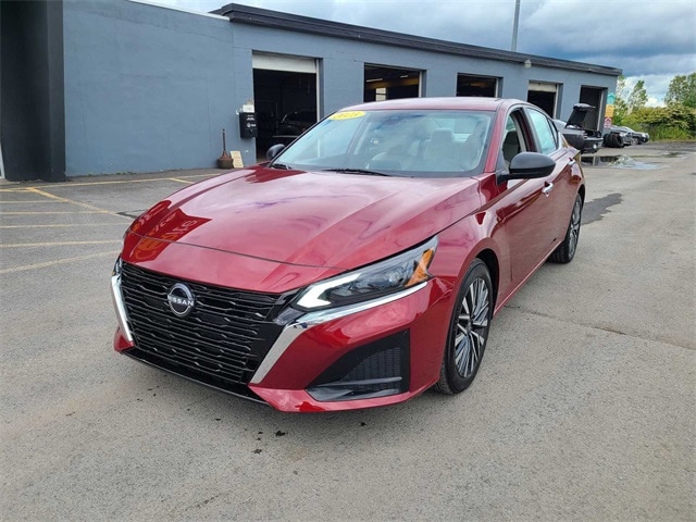 2025 Nissan Altima SV's photo