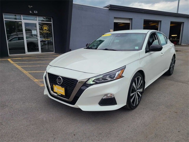 2022 Nissan Altima SR