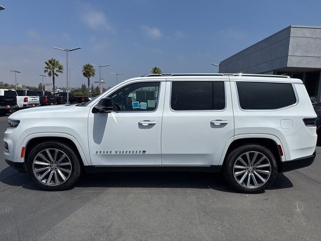 2023 Jeep Grand Wagoneer Base photo 3