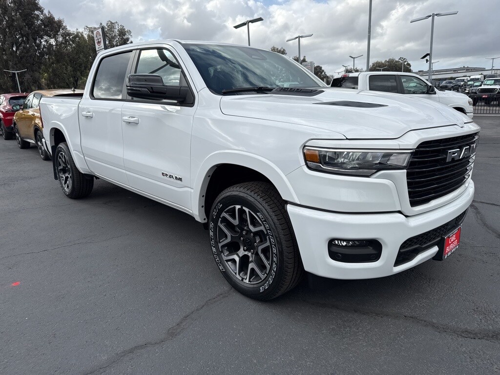 2025 Ram 1500 Laramie photo 3