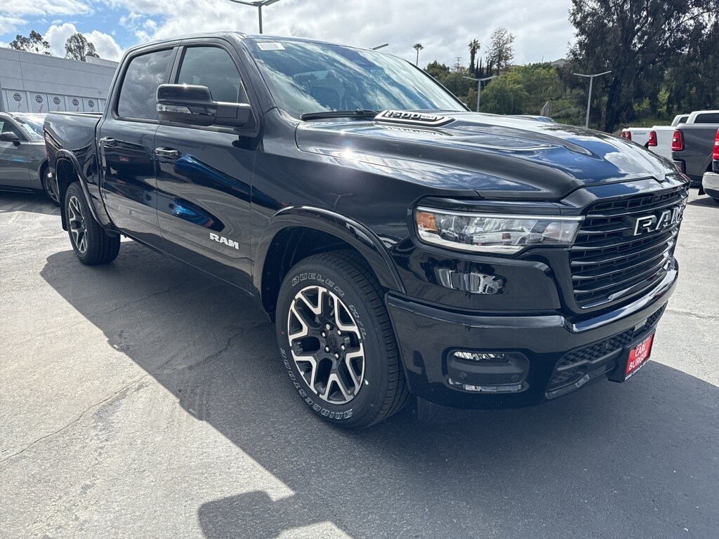 2025 Ram 1500 Laramie photo 3