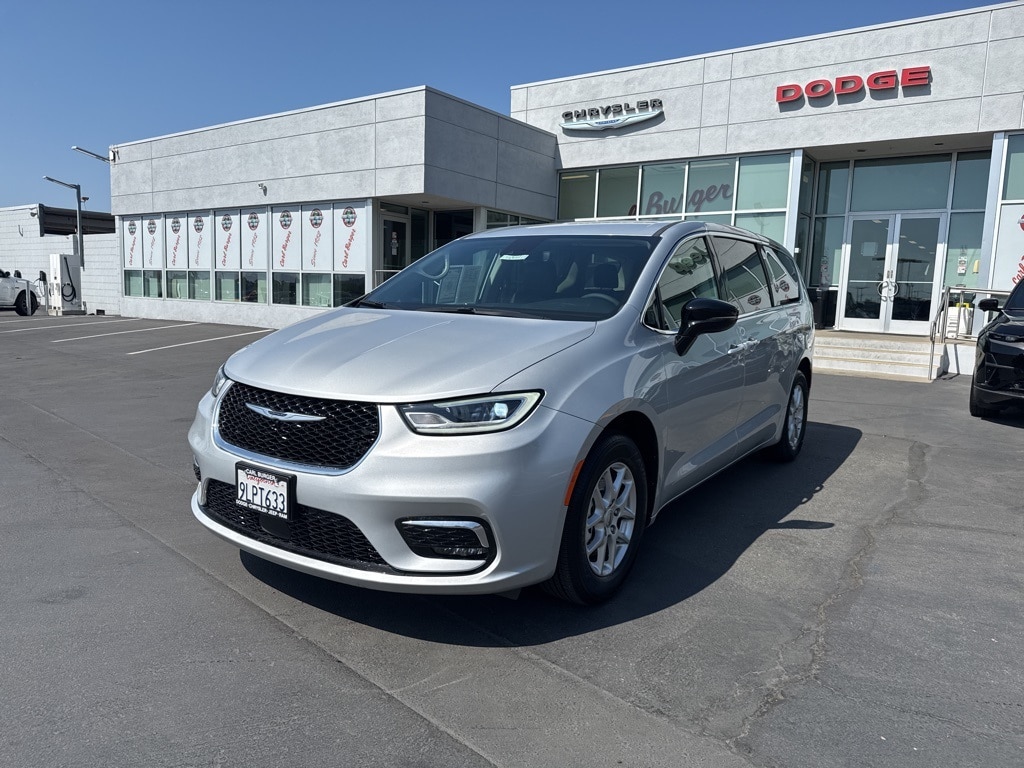 Used 2024 Chrysler Pacifica Touring L Van Passenger Van