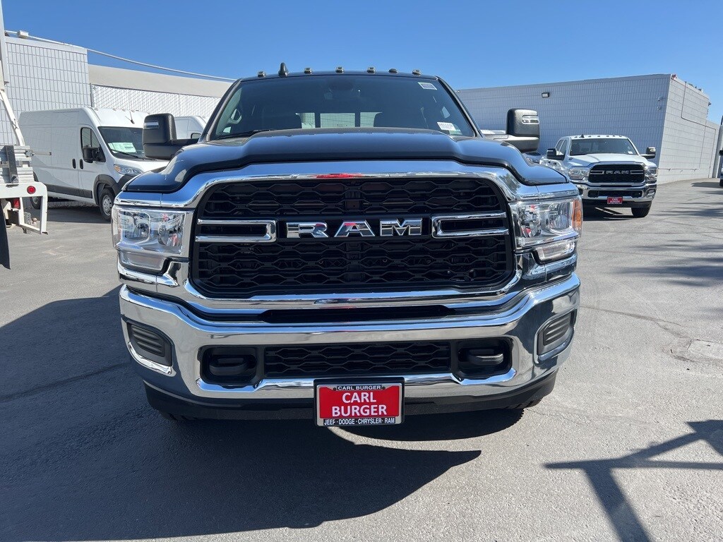 2024 Ram 3500 Tradesman photo 2