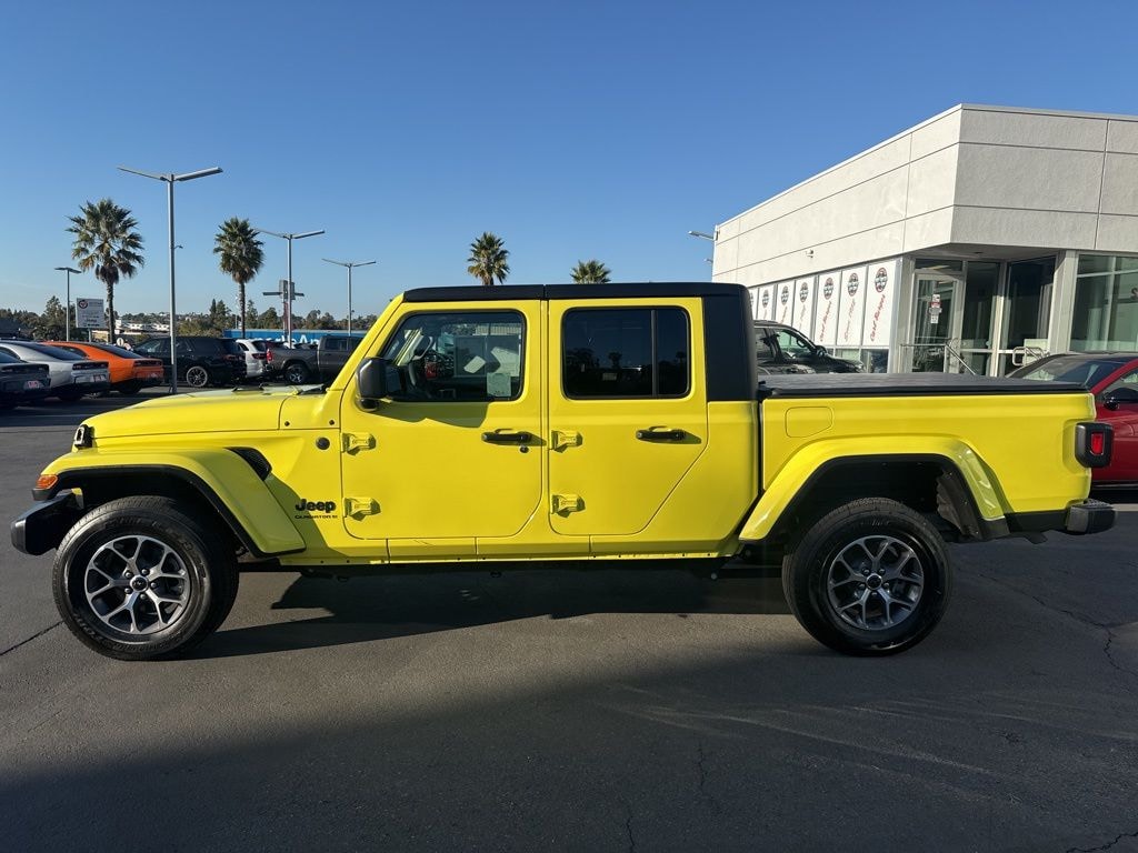 Certified 2024 Jeep Gladiator Sport Truck Crew Cab