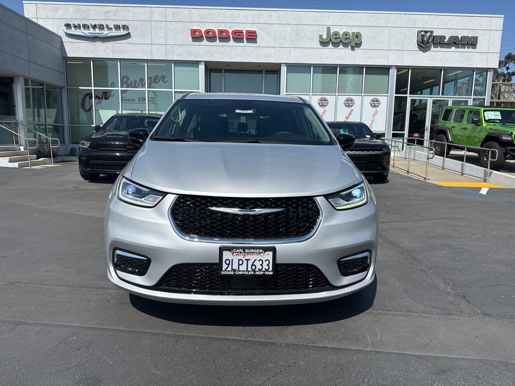Used 2024 Chrysler Pacifica Touring L Van Passenger Van