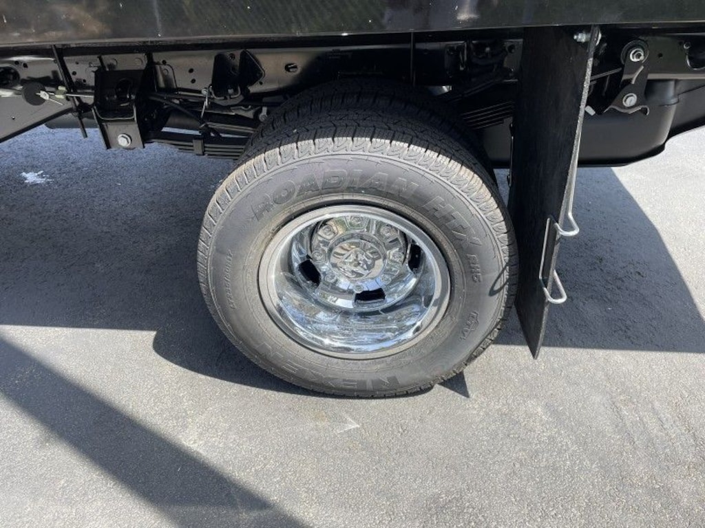 New 2022 Ram 3500 Chassis Cab TRADESMAN CREW 4X4 60' CA Pickup