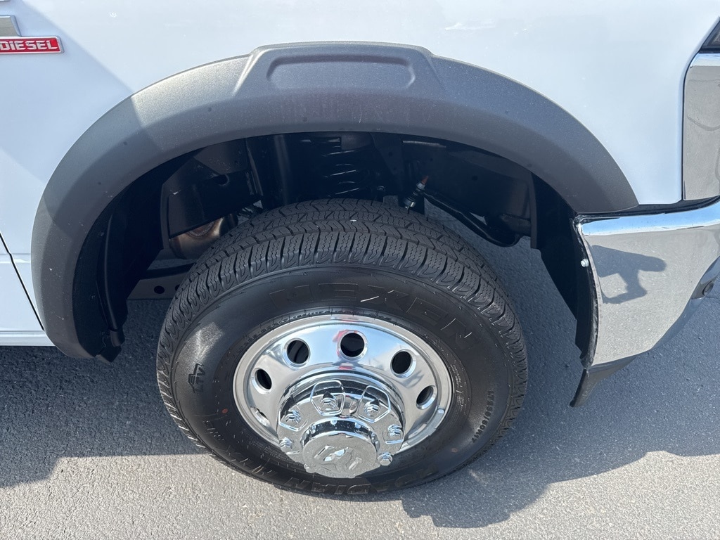 New 2025 Ram 3500 Chassis Cab 3500 TRADESMAN CHASSIS REGULAR CAB 4X2 84' CA Pickup