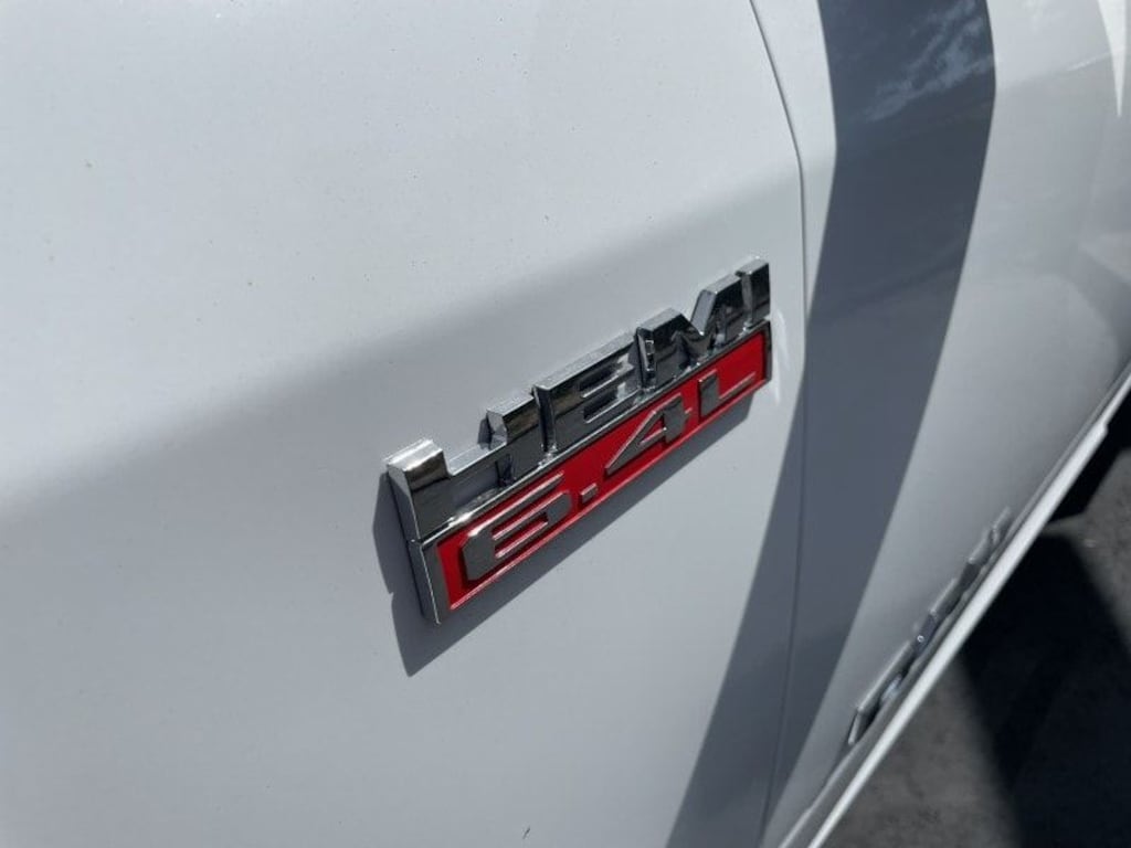 New 2022 Ram 3500 Chassis Cab TRADESMAN CREW 4X4 60' CA Pickup