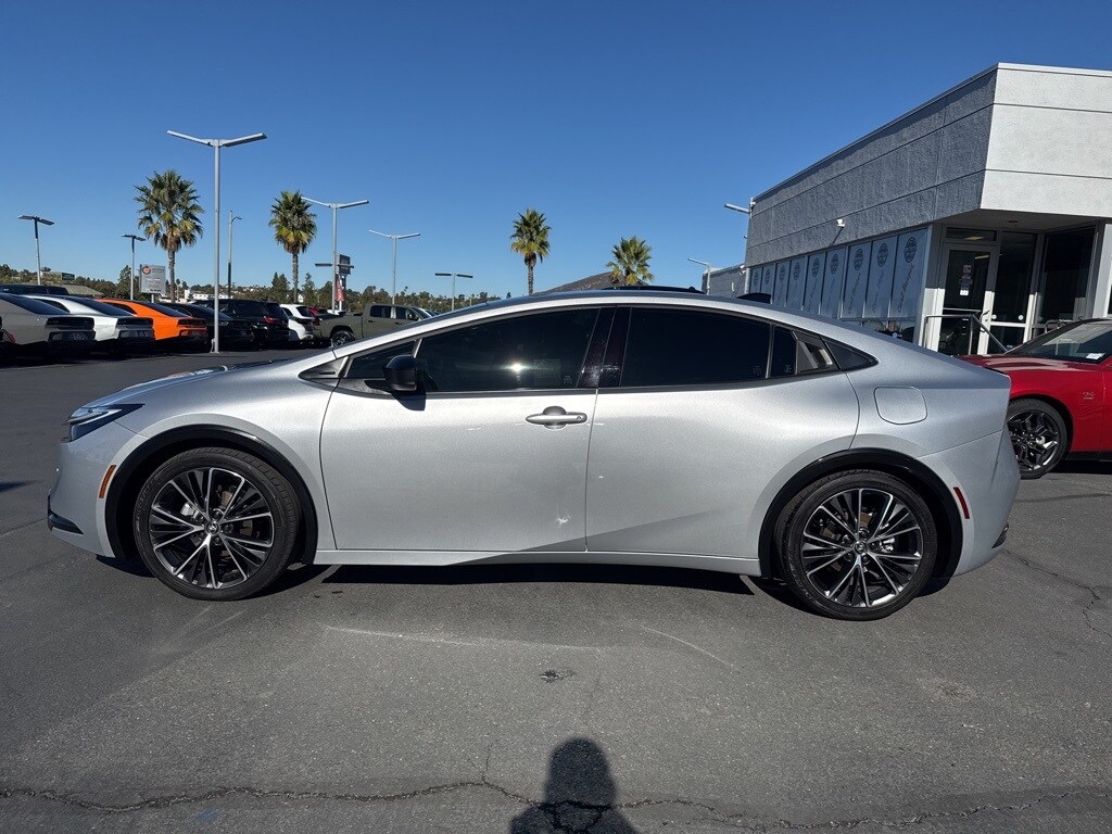 2024 Toyota Prius Limited photo 4