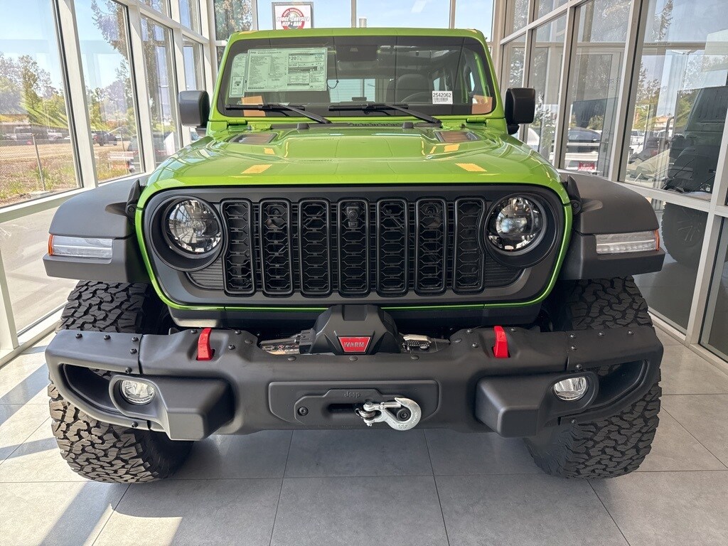 2025 Jeep Wrangler Rubicon photo 2