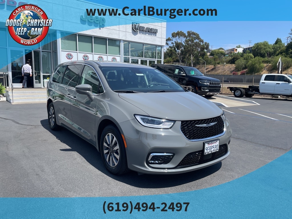 Used 2022 Chrysler Pacifica Hybrid Touring L Van Passenger Van