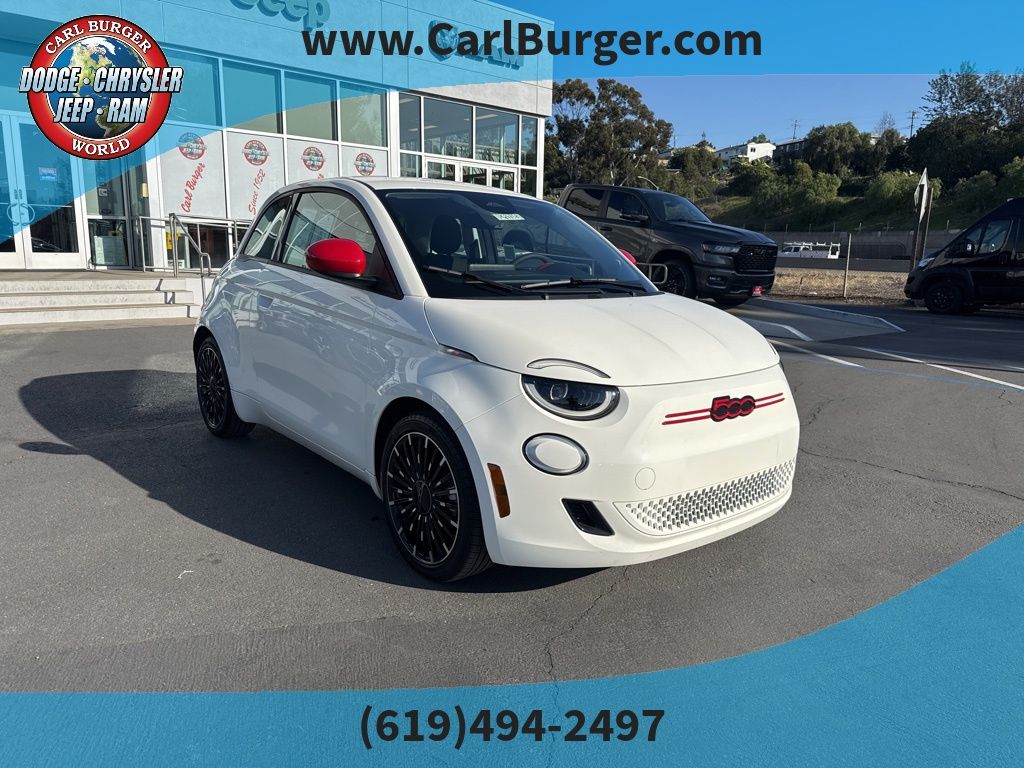 2024 FIAT 500e Base