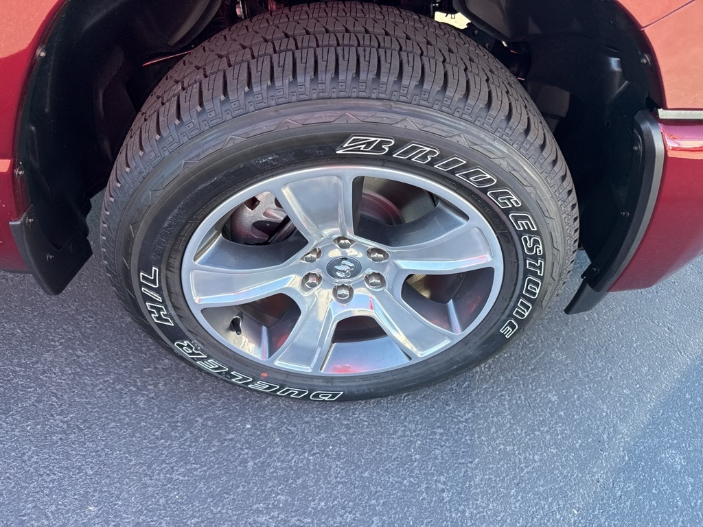 New 2025 Ram 1500 TRADESMAN CREW CAB 4X2 5'7 BOX Pickup