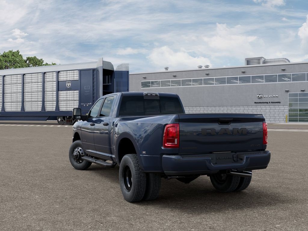 New 2026 Ram 3500 BIG HORN CREW CAB 4X4 8' BOX Pickup