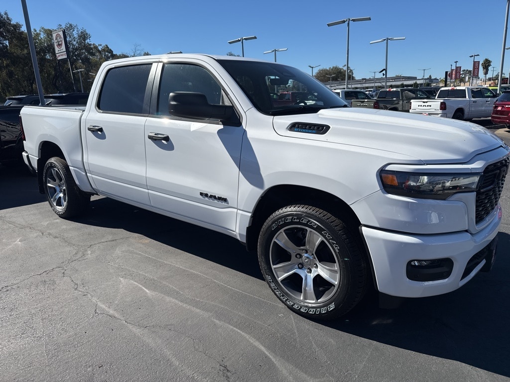 New 2025 Ram 1500 TRADESMAN CREW CAB 4X2 5'7 BOX Pickup
