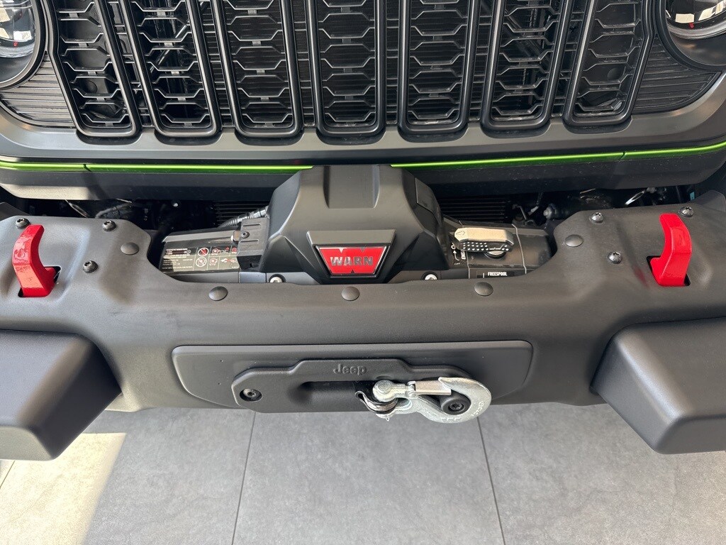 2025 Jeep Wrangler Rubicon photo 3