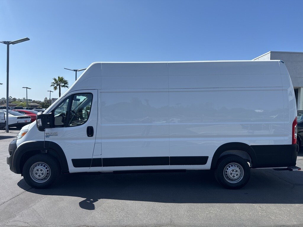 2024 Ram 3500 Tradesman photo 2