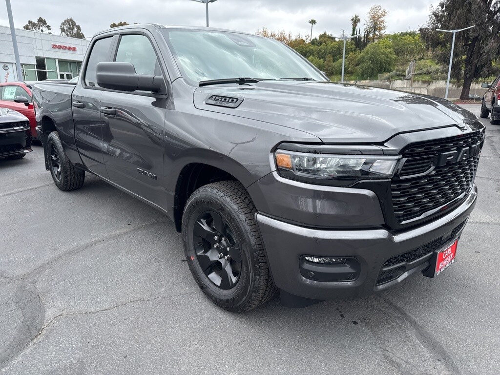 2025 Ram 1500 Tradesman photo 3