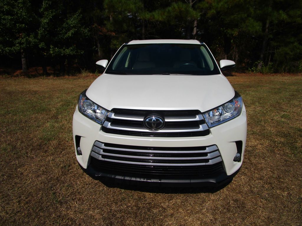 2019 Toyota Highlander SE photo 4