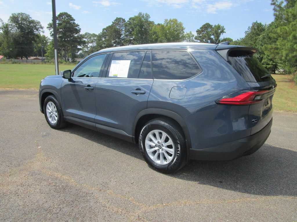 2024 Toyota Grand Highlander XLE photo 3