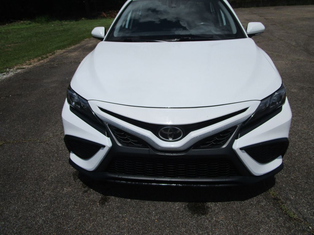 2023 Toyota Camry SE photo 4