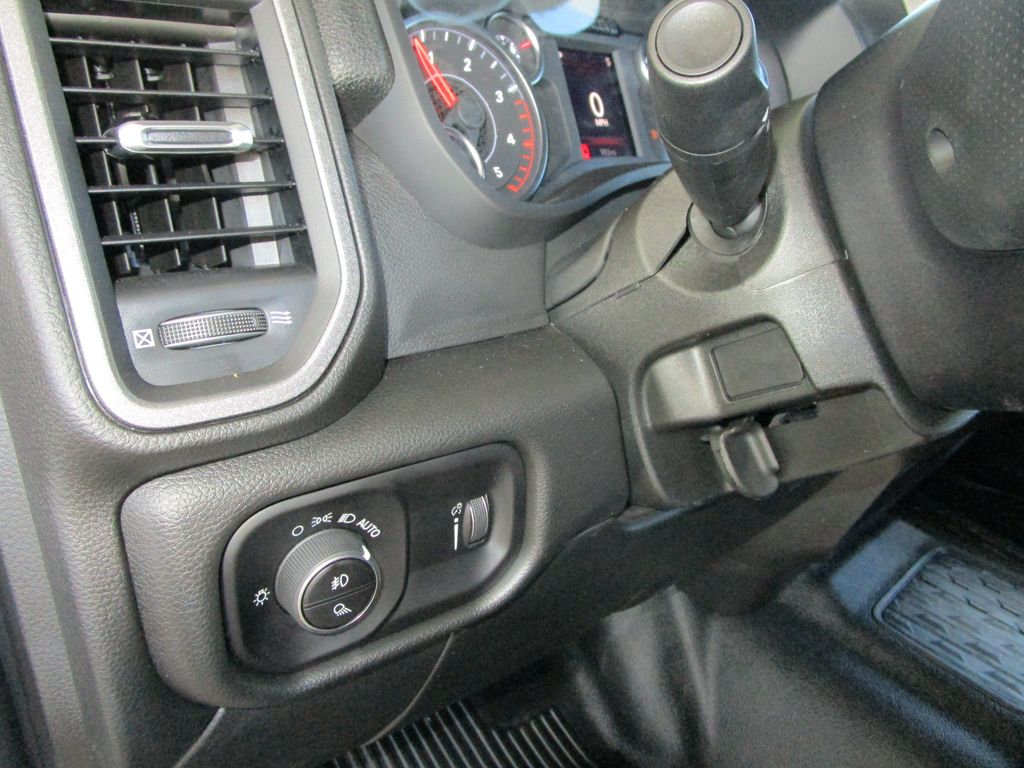 2026 RAM 3500 Chassis Tradesman - Photo 37