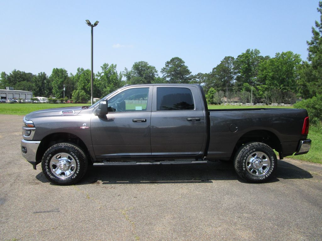 2025 Ram 2500 Tradesman photo 2
