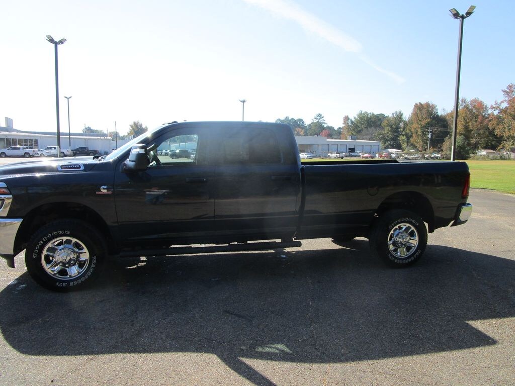 New 2026 Ram 2500 TRADESMAN CREW CAB 4X4 8' BOX Pickup