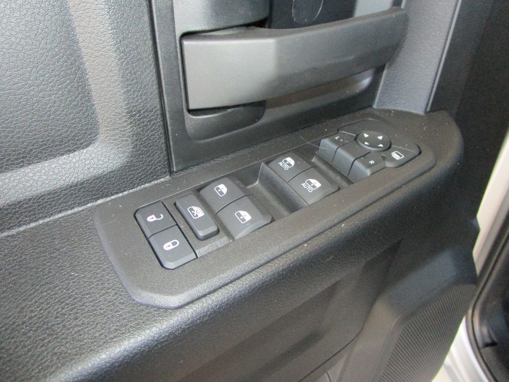 2026 RAM 3500 Chassis Tradesman - Photo 36