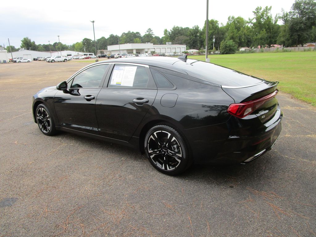 2024 Kia K5 GT-Line photo 3