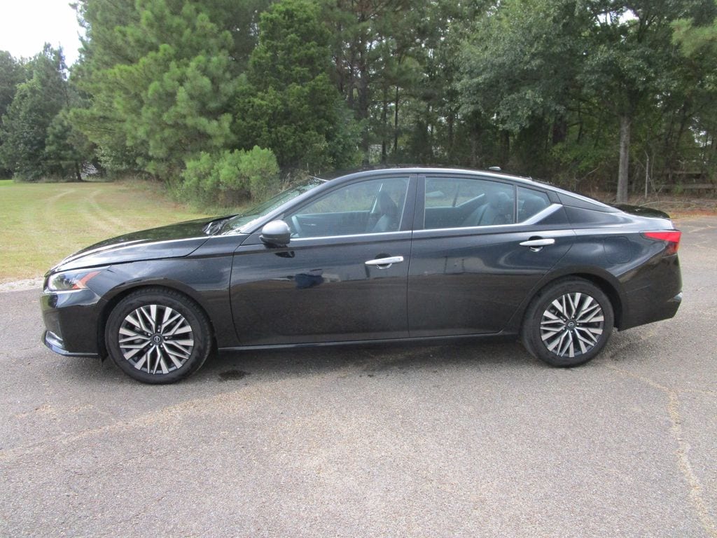 Used 2024 Nissan Altima SV with VIN 1N4BL4DV4RN326063 for sale in Columbus, MS