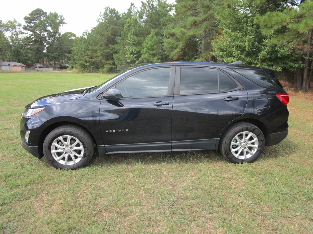 2020 Chevrolet Equinox LS photo 2