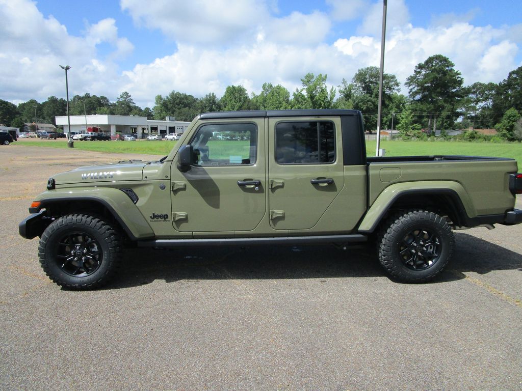 2025 Jeep Gladiator Sport photo 2