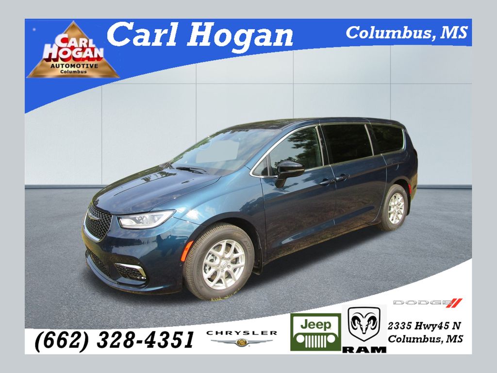 2025 Chrysler Pacifica Select's photo