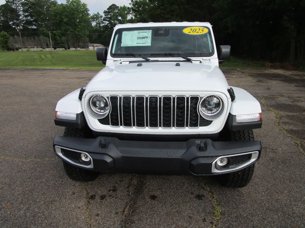 2025 Jeep Wrangler Sahara photo 4