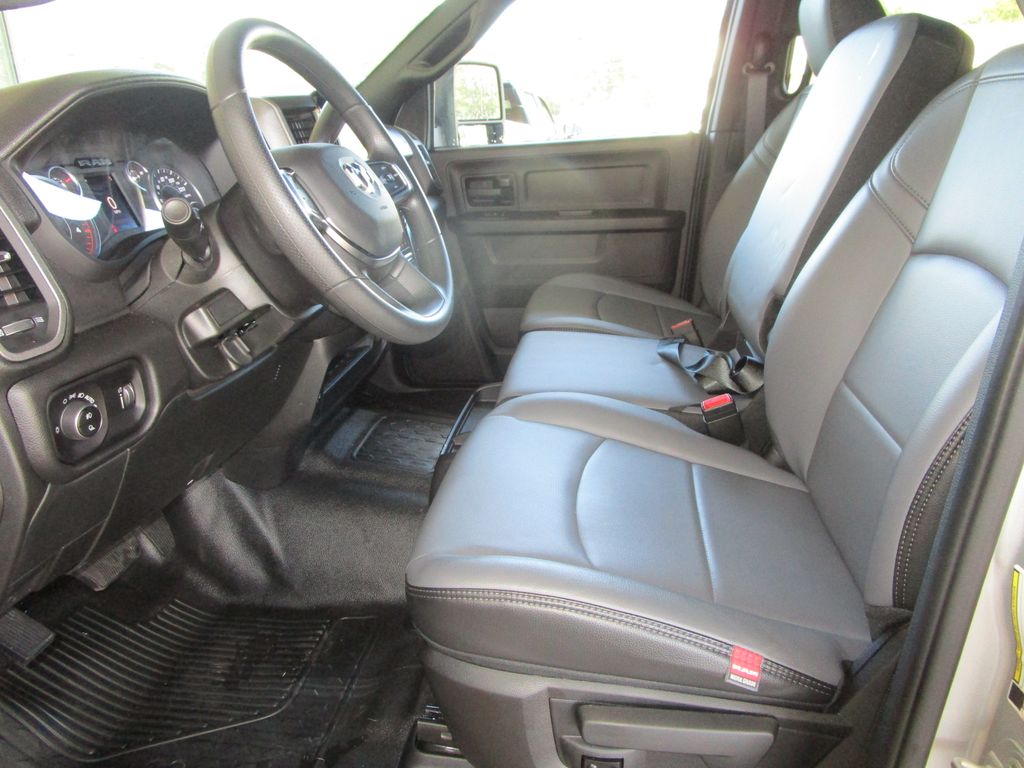 2026 RAM 3500 Chassis Tradesman - Photo 35
