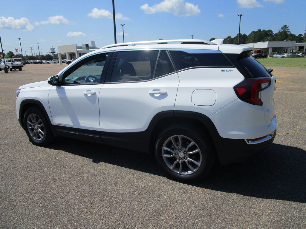 2024 Gmc Terrain SLT photo 3