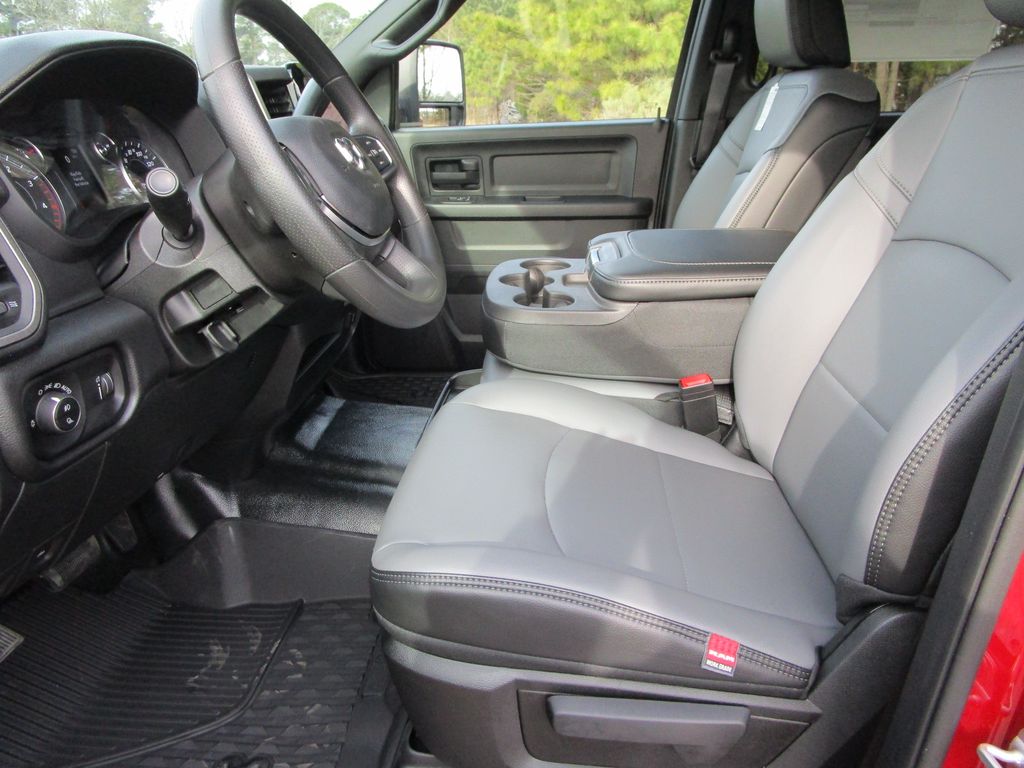 2026 RAM 3500 Tradesman - Photo 29