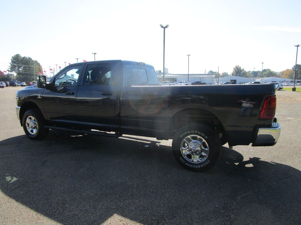 New 2026 Ram 2500 TRADESMAN CREW CAB 4X4 8' BOX Pickup
