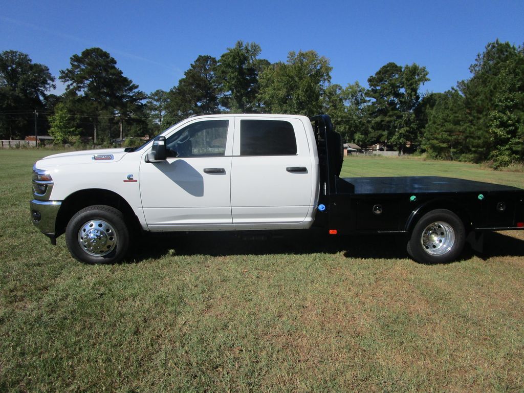 2026 Ram 3500 Tradesman photo 2