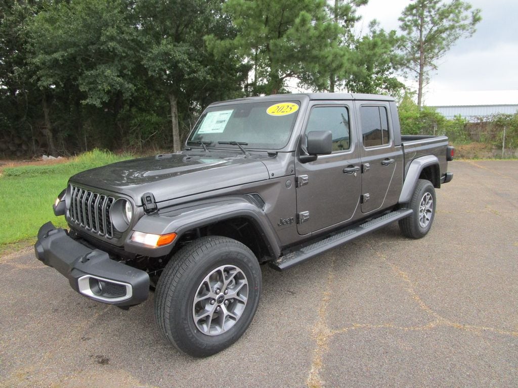 2025 Jeep Gladiator Pickup 