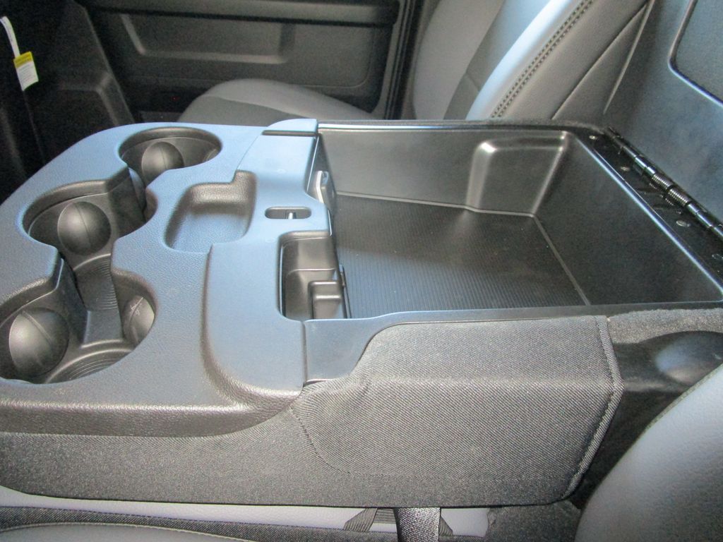 2026 RAM 3500 Chassis Tradesman - Photo 39