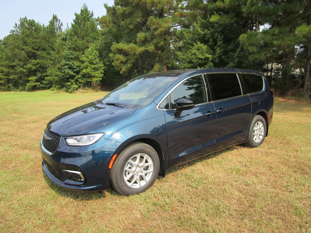 2025 Chrysler Pacifica