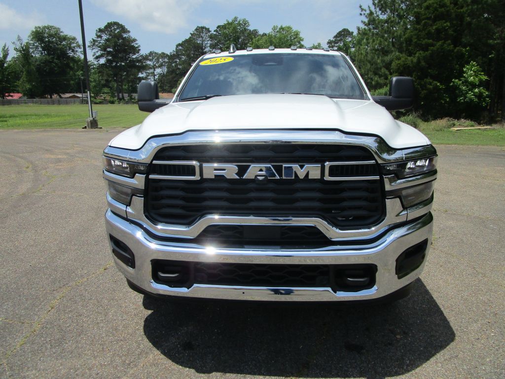 2025 Ram 2500 Tradesman photo 4
