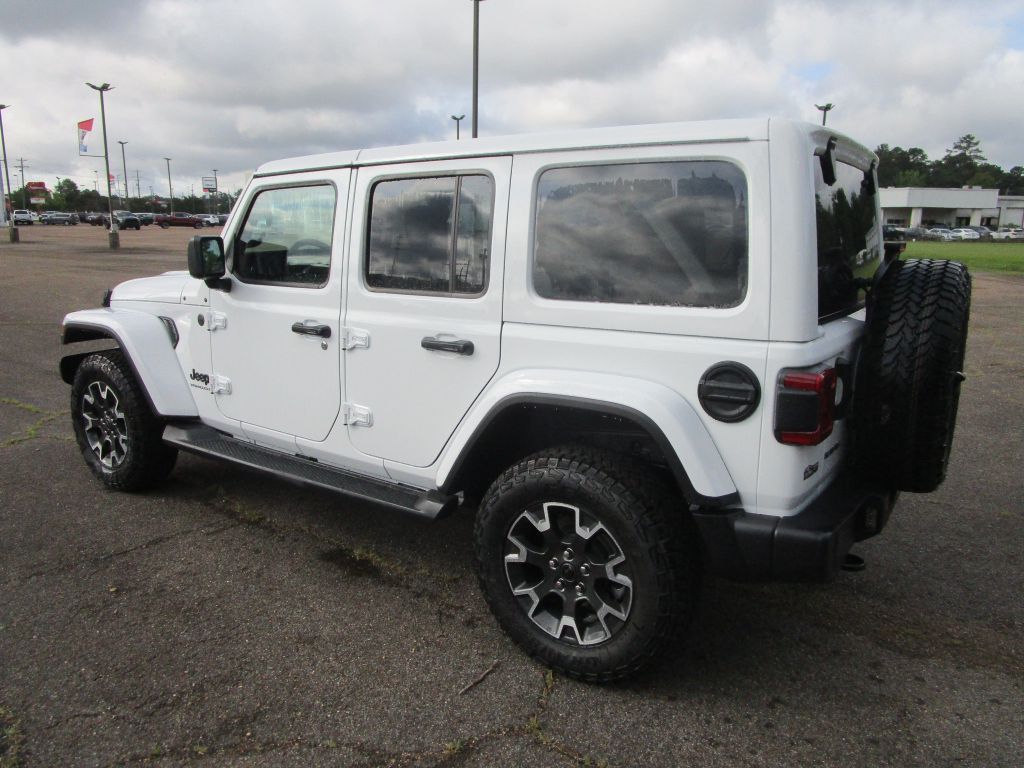 2025 Jeep Wrangler Sahara photo 3