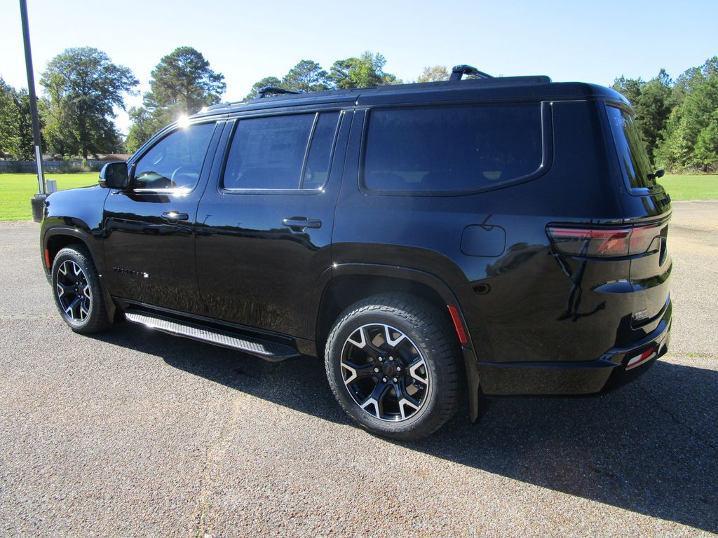 2025 Jeep Wagoneer Overland photo 3