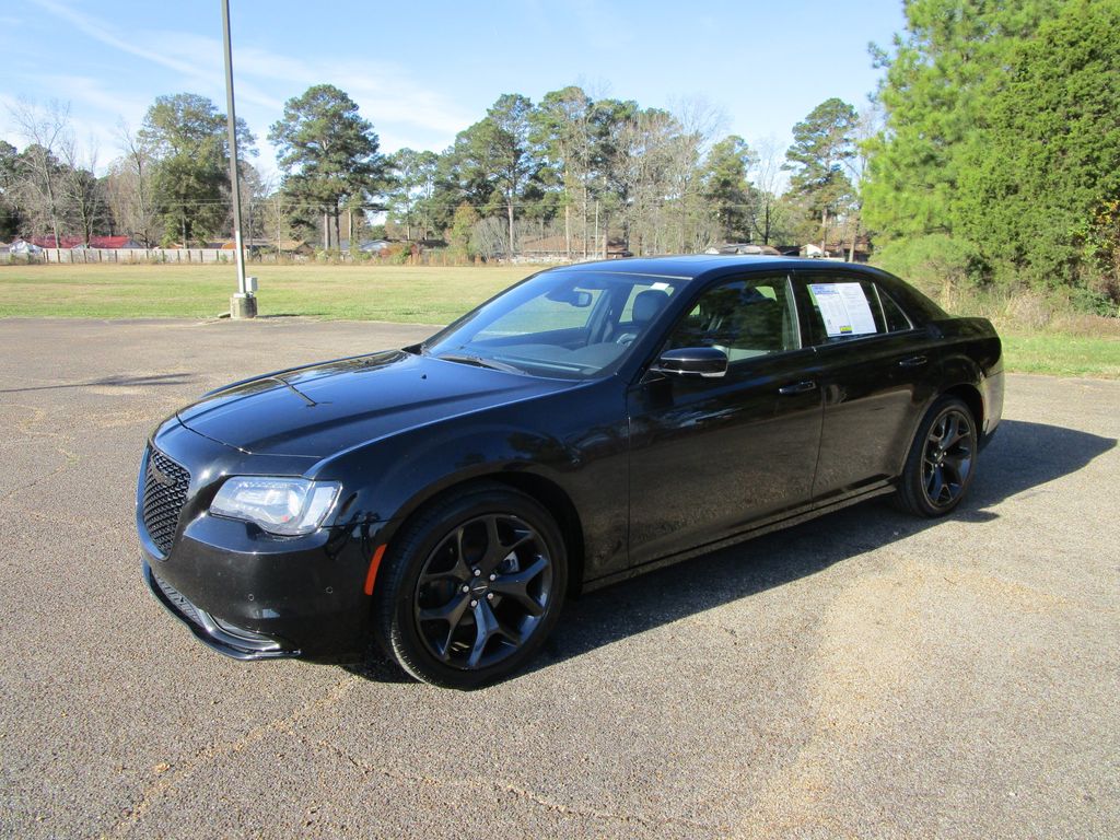 2023 Chrysler 300 S's photo