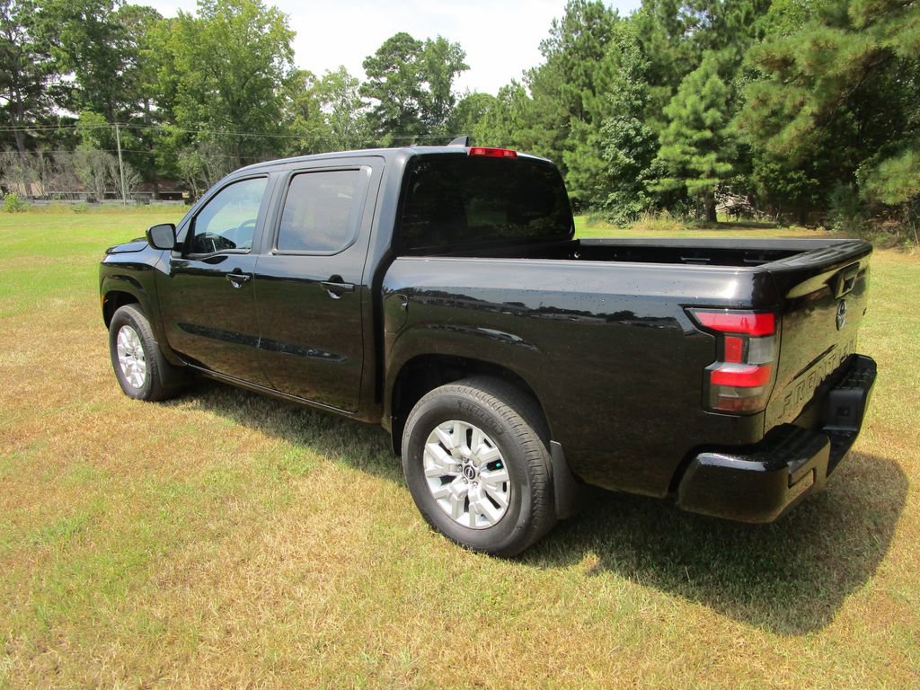 2022 Nissan Frontier SV photo 3