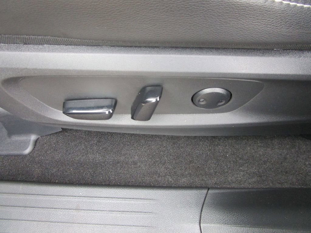 2024 Nissan Pathfinder SL - Photo 21